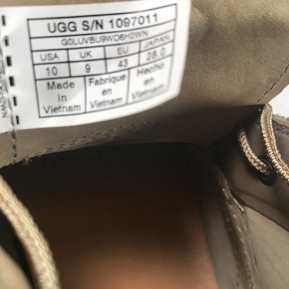UGG Men’s Taupe Suede Lace Up Camino Chukka Boots
